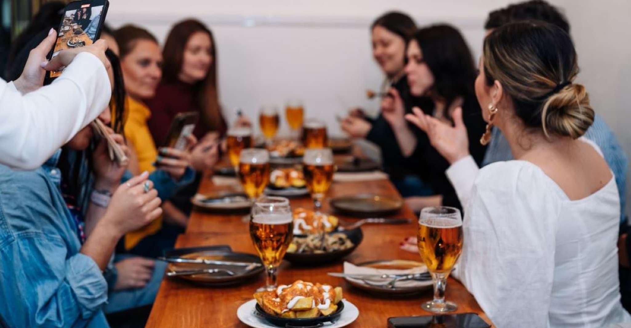 Barcelona, El Born Food Walking Tour mit Tapas und Getränken - Hizvo