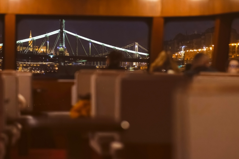 Budapest: cruceros en barco Prosecco premium y opción de música en vivoCrucero City Lights con Prosecco Premium