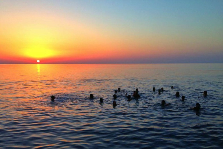 Sorrento: Rondvaart langs de kust bij zonsondergang met aperitiefSorrento: boottocht langs de kust bij zonsondergang met aperitief