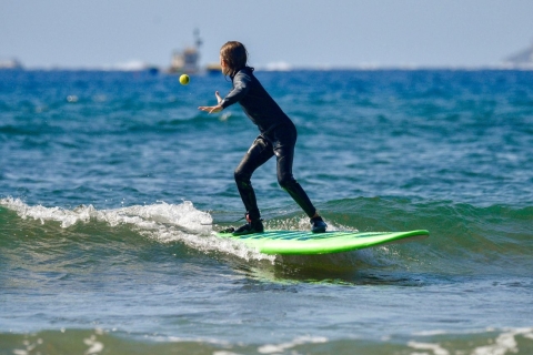 Lekcja surfingu dla dzieci
