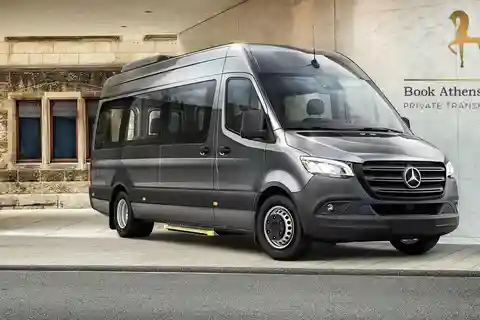 Mini bus de l'aéroport d'Athènes au Pirée