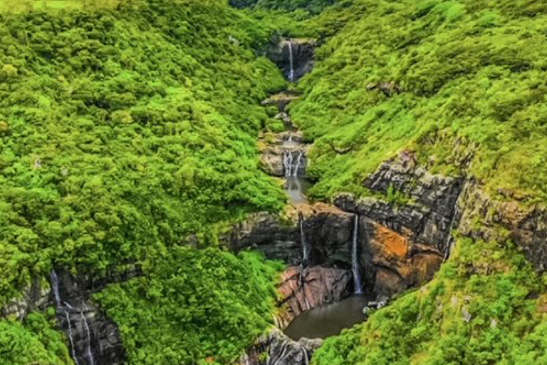 Mauritius: Full Canyon Tamarind Falls 5-Hour Hike Mauritius: Full canyon Tamarind Falls 5-Hour Hike