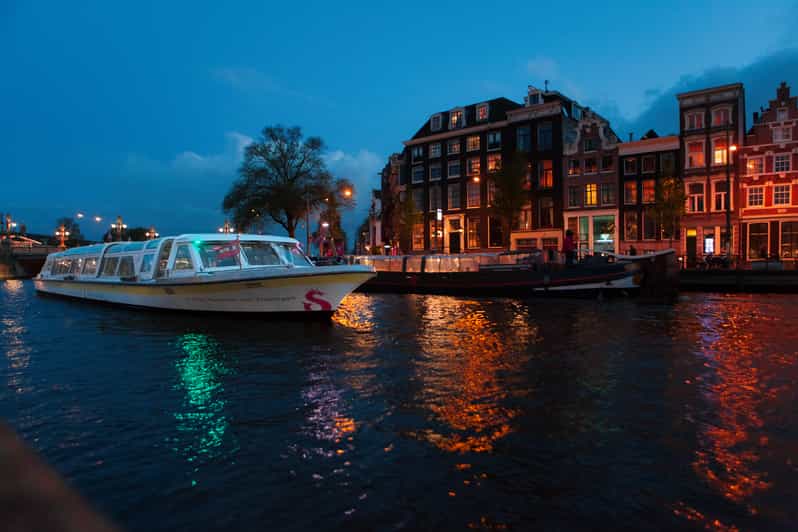 amsterdam canal tour with wine