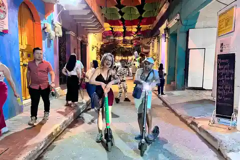 DIVERTIDA VIAGEM DE SEGWAY EM SCOOTER TOUR DE DESCOBERTA DE CARTAGENA E GETSEMANI