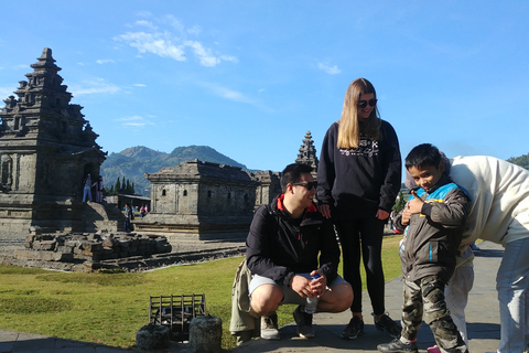 Depuis Yogyakarta : La beauté de Dieng Excursion guidée d'une journée