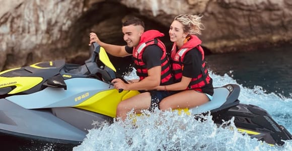 Cala Millor: Jetski-Tour zur Seelöwenhöhle oder zur Leuchtturminsel