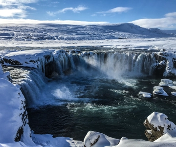 De Akureyri: Lago Mývatn e Godafoss - viagem de 1 dia em um navio de cruzeiro