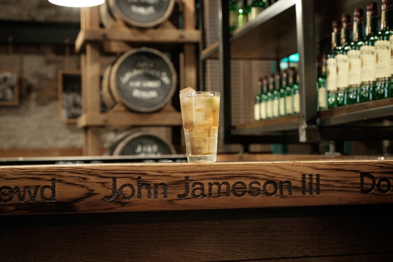 Dublin: wycieczka po destylarni whiskey Jameson z degustacją