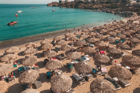 Mykonos: Playa Súper Paradisíaca con Tumbona en Thalas MykonosTumbonas Quinta y Última Fila