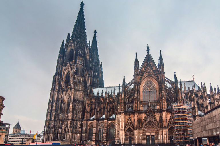 Cologne: Private Guided Tour with Your Mobile Phone Cologne: The Farina Codex and the Alchemists with Kit and Live Guide