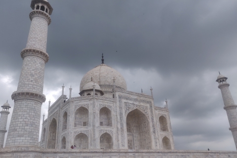 Visite du Taj Mahal au lever du soleil depuis Delhi en voitureChauffeur, voiture et guide touristique
