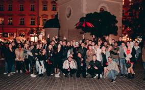 Krakow: Pub Crawl with 1 Hour of Unlimited Alcoholic Drinks