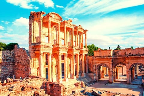 From Istanbul: 1-Day Ephesus Tour with Virgin Mary House