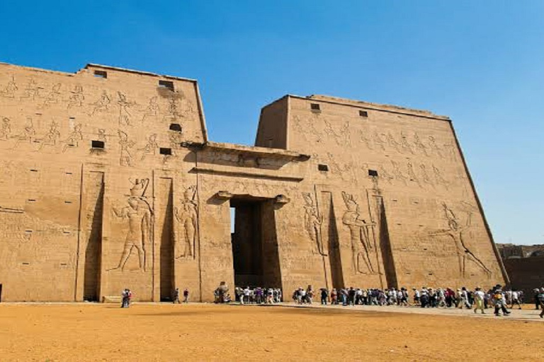 Da Luxor: Crociera sul Nilo di 5 giorni ad Assuan con giro in mongolfieraNave da crociera standard