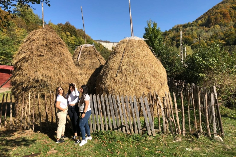 Original Karpaten-Dorf-Erlebnis und Sinaia an einem Tag