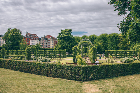 Copenhague: Visita guiada privada a pie del Castillo de Rosenborg