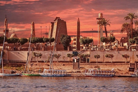 Au départ d'Assouan : Croisière de 4 nuits sur le Nil jusqu'à Louxor avec vol en montgolfièreNavire de croisière standard