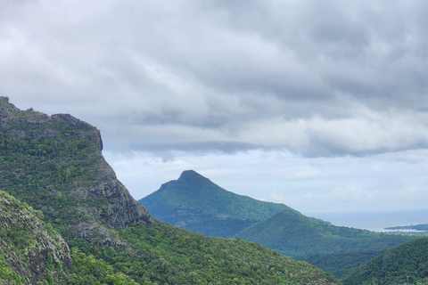 Flic en Flac: Prywatna wycieczka z przewodnikiem po Dolinie Czarnej RzekiPrywatna wycieczka z przewodnikiem po Black River Valley