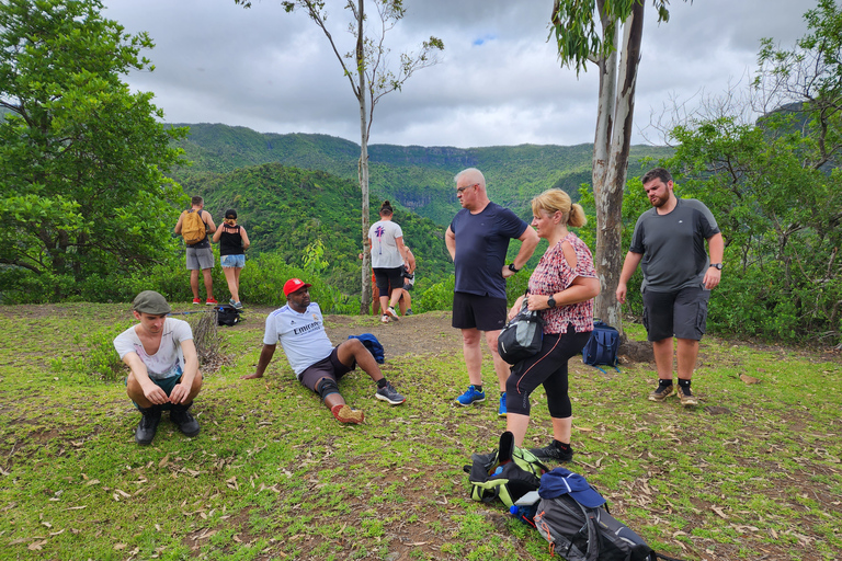 Flic en Flac: Prywatna wycieczka z przewodnikiem po Dolinie Czarnej RzekiPrywatna wycieczka z przewodnikiem po Black River Valley