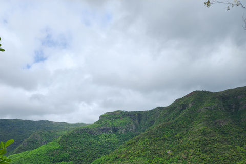 Flic en Flac: Prywatna wycieczka z przewodnikiem po Dolinie Czarnej RzekiPrywatna wycieczka z przewodnikiem po Black River Valley