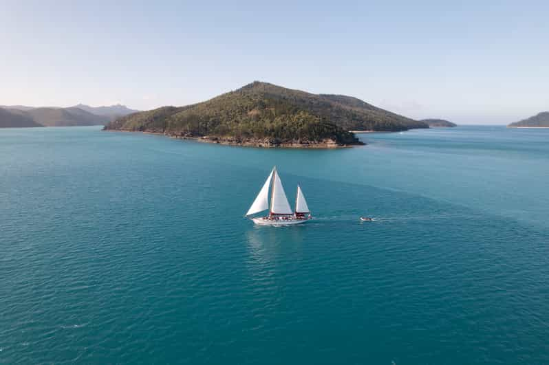 Airlie Beach Whitehaven Beach Sailing And Snorkeling Tour Getyourguide