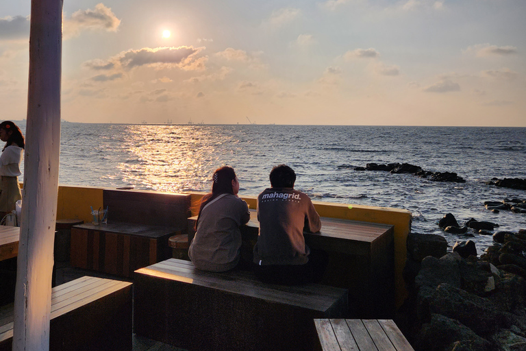 Die Insel Jeju: Ganztägige anpassbare private geführte AutotourTour mit dem Van (bis zu 7 Personen)