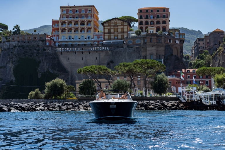 EXCURSION PRIVÉE EN YACHT À CAPRI ET POSITANOCapri et Positano en yacht privé au départ de Sorrente