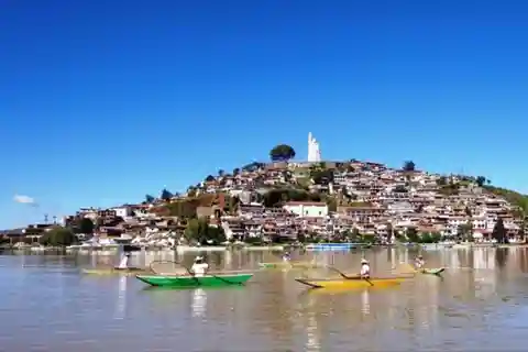Patzcuaro - Janitzio Tour, aby obejrzeć "sieci motyli"