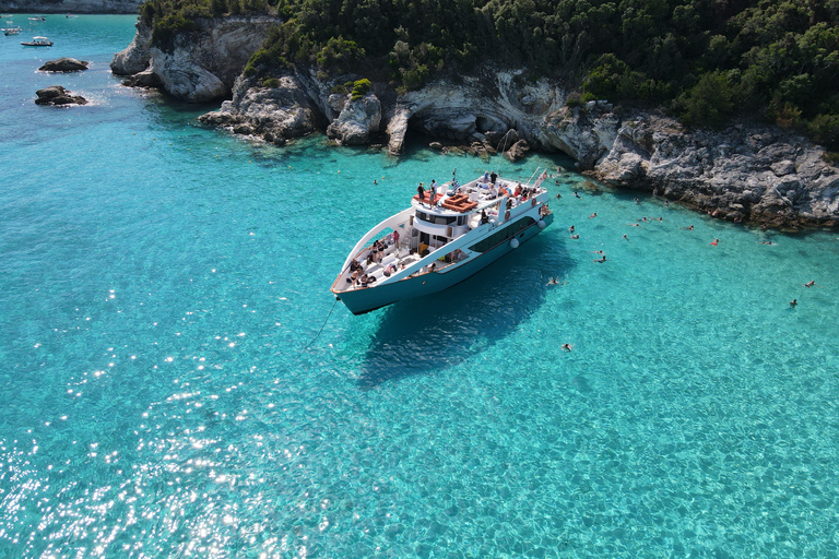 Desde Lefkimmi: Paxos y Antipaxos con visita a la Cueva del MarDesde Lefkimmi: Excursión en barco por Paxos y Antipaxos con cueva marina