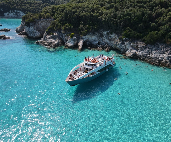 From Lefkimmi: Paxos, Antipaxos & Blue Caves Speedboat Tour