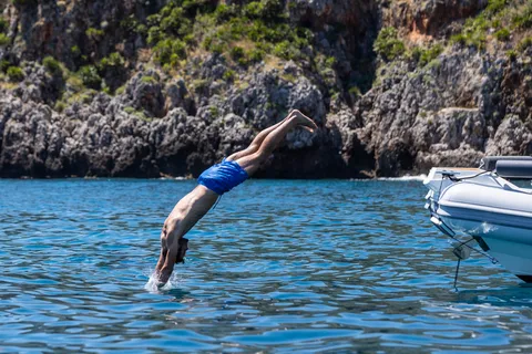 San Vito Lo Capo: gita in barca privata di un'intera giornata