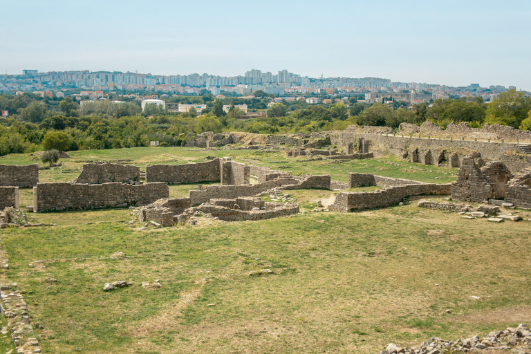 Split: Private tour to Salona, Vitturi castle and Trogir