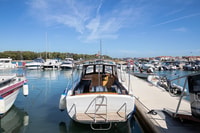 Medulin, Visite en bateau privé avec baignade, grottes et îles - Hizvo