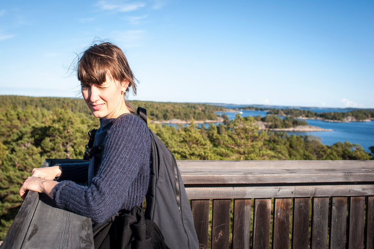 Stockholm: Schären-Segeltour mit Mittagessen und Inselrundfahrt