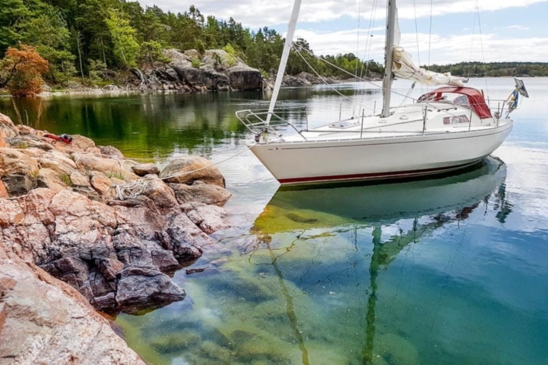 Stockholm: excursion en voilier dans l'archipel avec déjeuner et visite de l'île