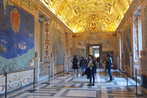 Roma: Tour per piccoli gruppi dei Musei Vaticani di prima mattina