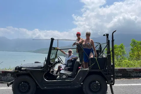 Tour privado en jeep entre Hue y Hoi An / Danang