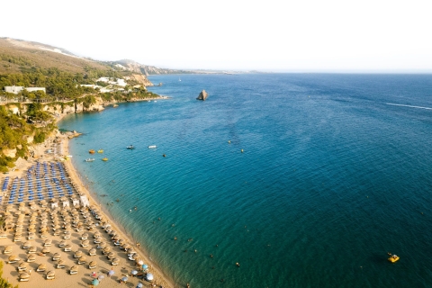 Makris Gialos: Entspannender StrandaufenthaltStrandflucht nach Makris Gialos Beach Swim Stop