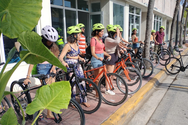 Miami Beach: City Highlights Guided Bike or eBike TourEnglish Standard Bike Tour