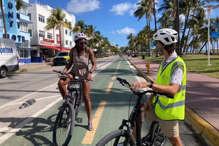 Miami Beach: Tour guidato della città in bicicletta o in eBikeTour in bicicletta standard inglese