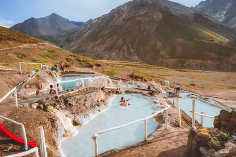 Santiago: Cajón del Maipo Hot Springs & Chilean Barbecue