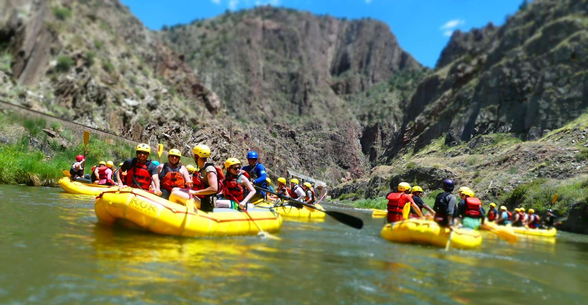 Cañon City, Royal Gorge di mezza giornata di rafting in acque bianche - Housity