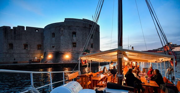 Dubrovnik: Panoramic Sunset Cocktail Cruise Around Old Town