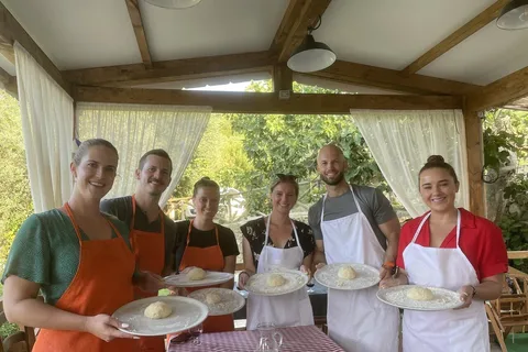 Sorrento: Pizzabagning med vin, limoncello og transfer