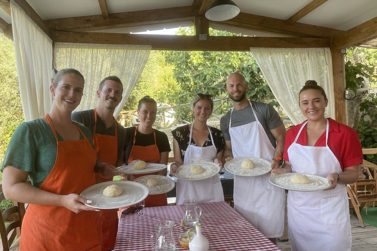 Sorrento: Clase de elaboración de pizza con vino y traslados