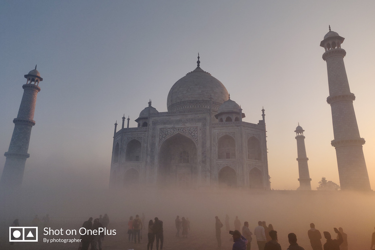 Visita al Taj Mahal y Agra desde Delhi en cocheConductor, Coche y Guía