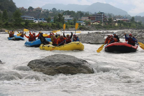 Aventura de rafting no rio Seti: Emoção de meio dia saindo de Pokhara