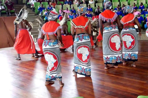 De Nairóbi: Passeio e show de dança cultural em Bomas of KenyaExcursão Cultural da Tarde a Bomas do Quênia em Nairóbi