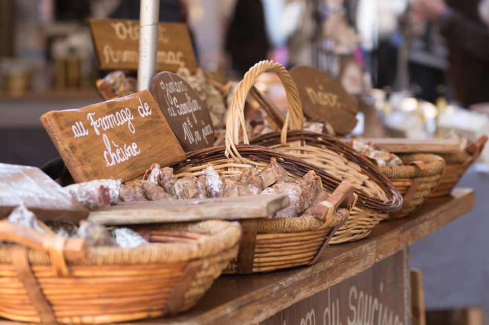 Tour gastronomico di Sarlat e visita al mercato con degustazioni | GetYourGuide