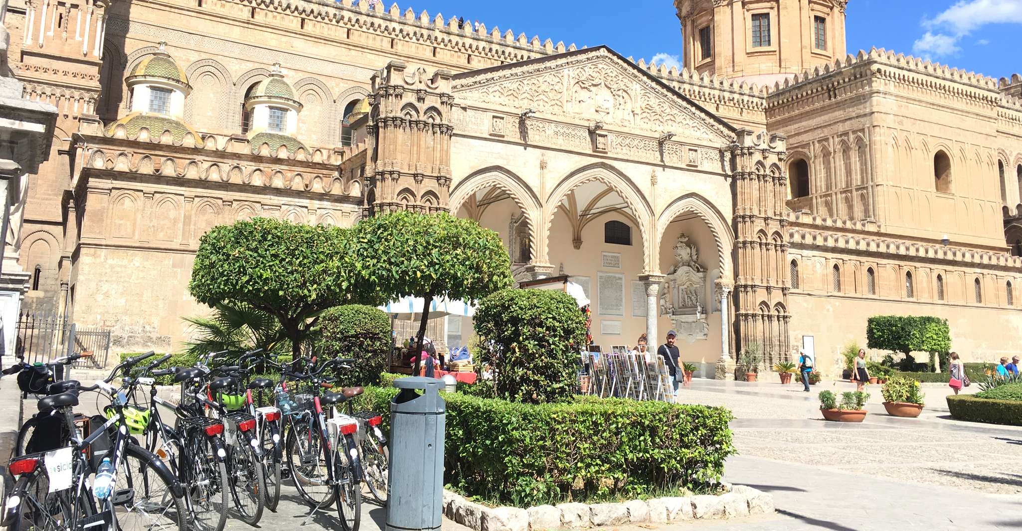 Palermo, Centro Histórico Visita guiada en bicicleta con degustación de alimentos - Hizvo
